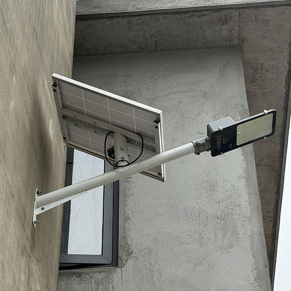 Lampadaire solaire LED